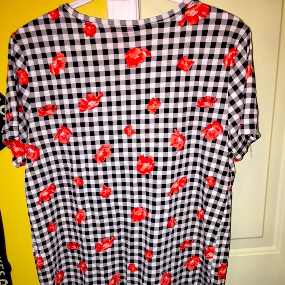 Great Gingham Checkered T-Shirt! - Picture 2 of 7
